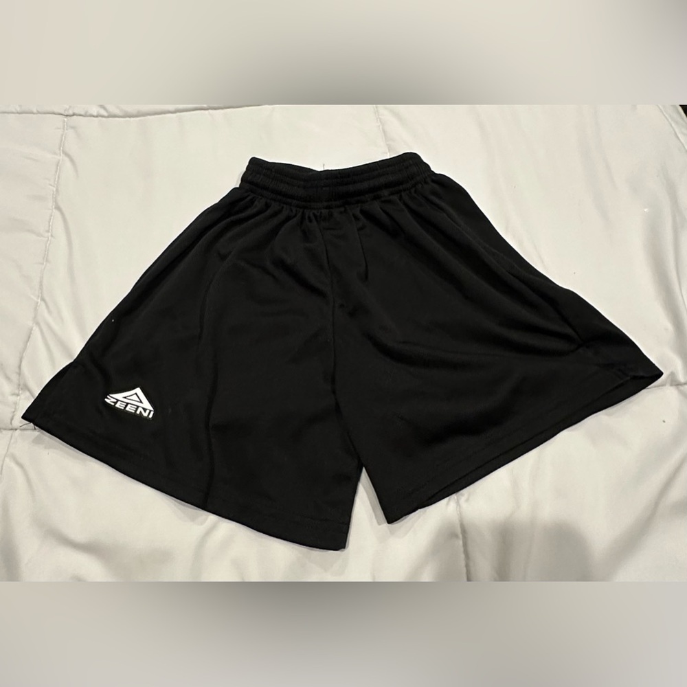 Zeeni shorts size small kids